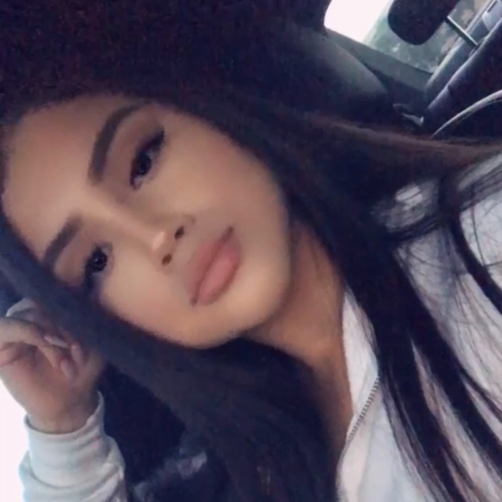 Meet your Posher, Daniela